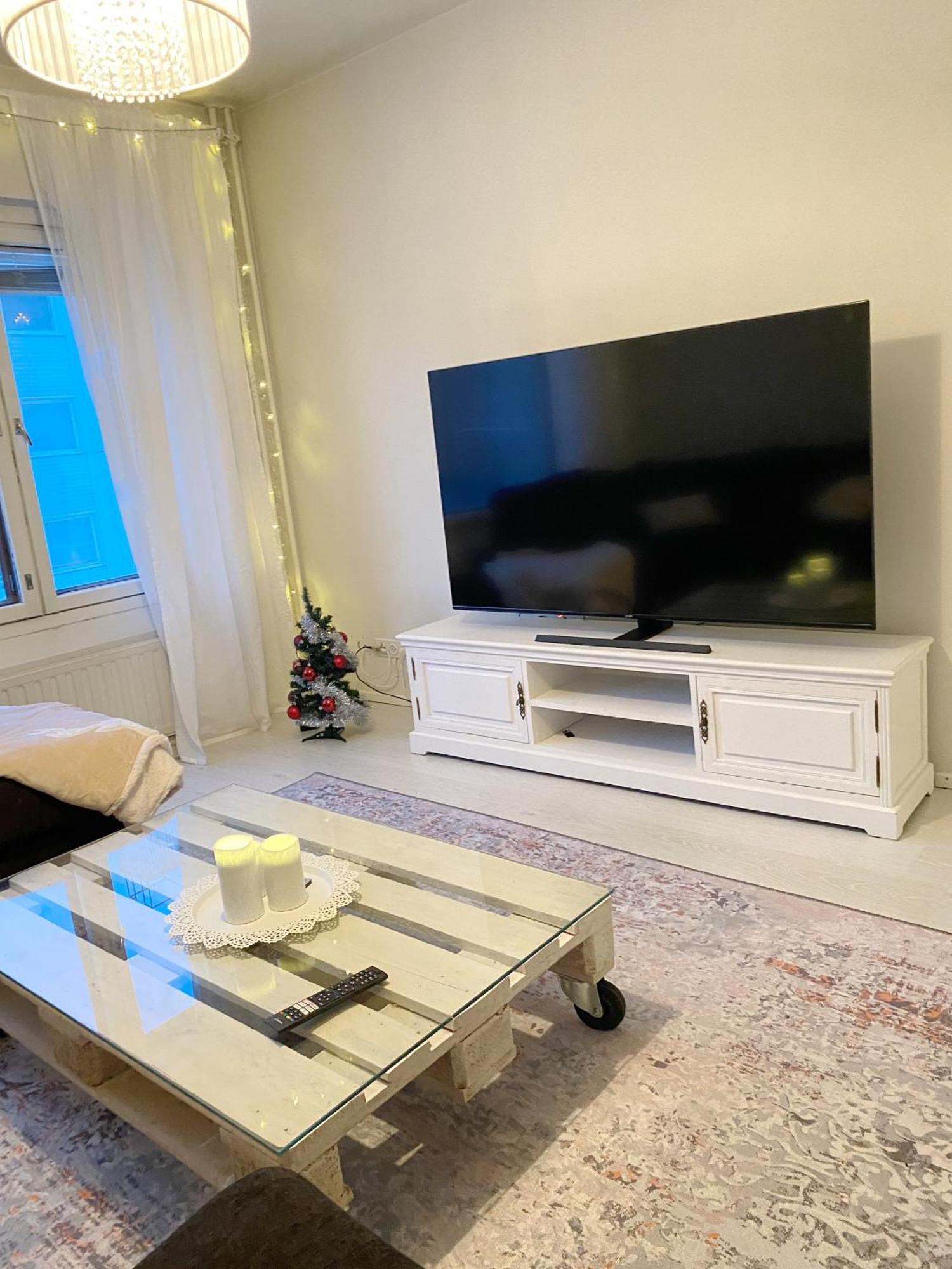 Spacious Home In Heart Of City Рованиеми Экстерьер фото